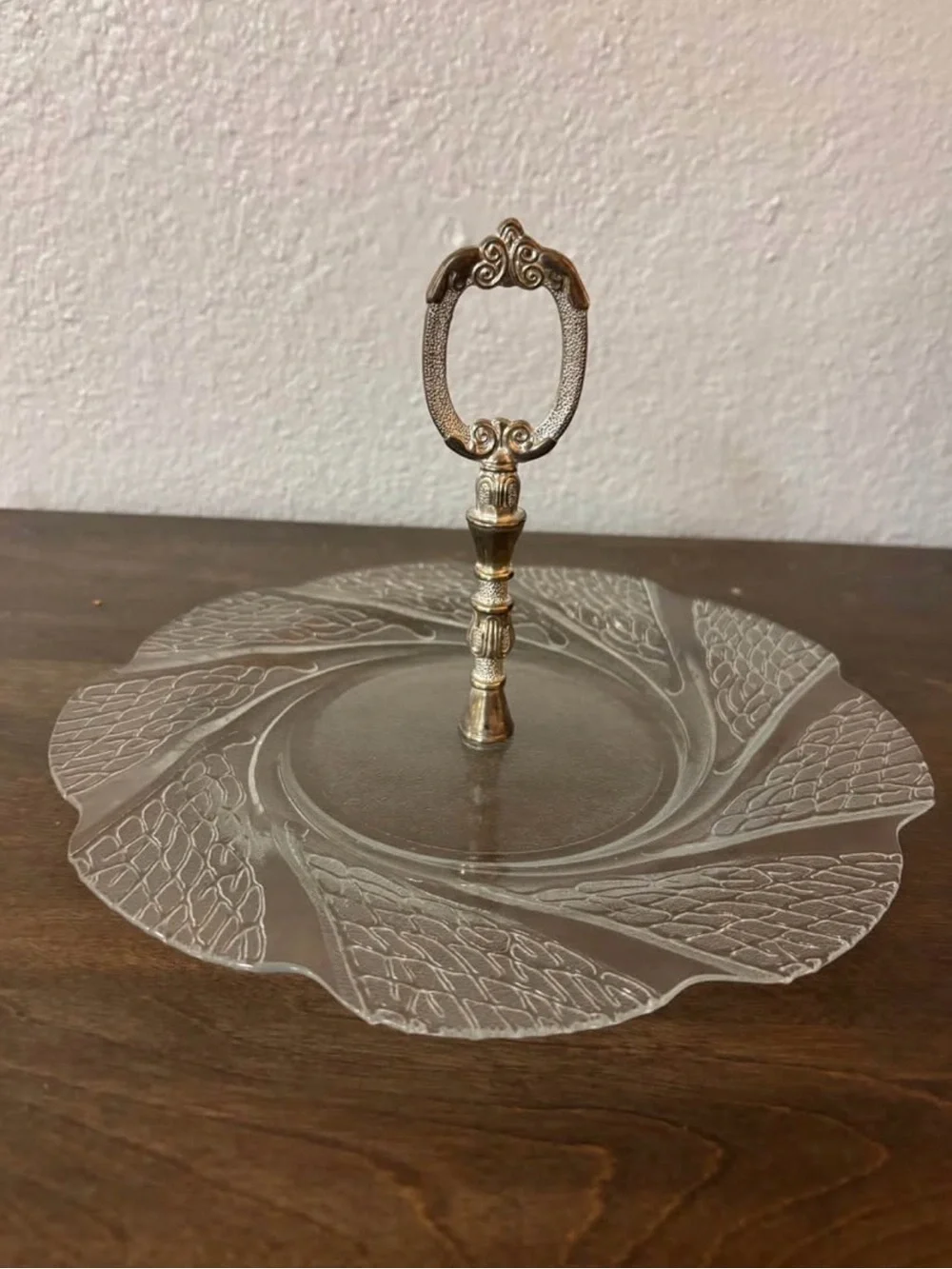 Clear Glass Single-Tier Serving Tray with Silver Center Handle